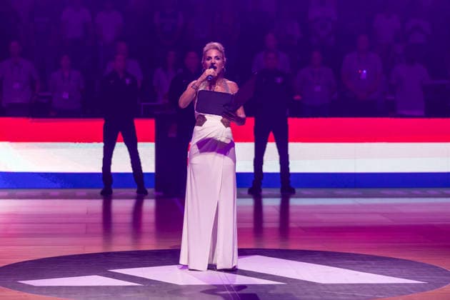 22.08.2026, GER, Turkish Airlines Supercup 2026, Hamburg, Finale, Deutschland-Kroatien Sängerin bei der Nationalhymne Hamburg Barclays Arena Hamburg Deutschland *** August 22, 2026, GER, 2026 Turkish Airlines Super Cup, Hamburg, Final, Germany vs. Croatia; Singer performing the national anthem at the Hamburg Barclays Arena, Hamburg, Germany