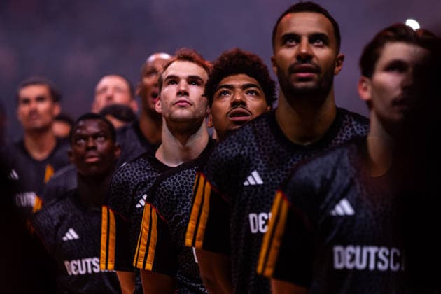 22.08.2026, GER, Turkish Airlines Supercup 2026, Hamburg, Finale, Deutschland-Kroatien Kostja Mushidi (Deutschland, 29) bei der Nationalhymne Hamburg Barclays Arena Hamburg Deutschland *** August 22, 2026, GER, Turkish Airlines Super Cup 2026, Hamburg, Final, Germany vs. Croatia; Kostja Mushidi (Germany), 29, during the national anthem; Hamburg Barclays Arena, Hamburg, Germany