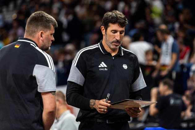 22.08.2026, GER, Turkish Airlines Supercup 2026, Hamburg, Finale, Deutschland-Kroatien Alex Mumbru (Bundestrainer Deutschland) Hamburg Barclays Arena Hamburg Deutschland *** August 22, 2026, GER, 2026 Turkish Airlines Super Cup, Hamburg, Final, Germany vs. Croatia, Alex Mumbru, Germany National Team Coach, Hamburg, Barclays Arena, Hamburg, Germany