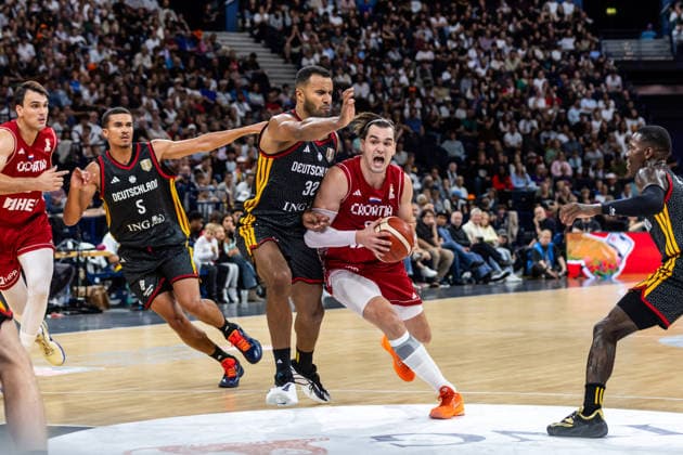 22.08.2026, GER, Turkish Airlines Supercup 2026, Hamburg, Finale, Deutschland-Kroatien Mario Hezonja (Kroatien, 8), Johannes Thiemann (Deutschland, 32) Hamburg Barclays Arena Hamburg Deutschland *** August 22, 2026, GER, 2026 Turkish Airlines Supercup, Hamburg, Final, Germany vs. Croatia: Mario Hezonja (Croatia), 8; Johannes Thiemann (Germany), 32; Hamburg Barclays Arena, Hamburg, Germany