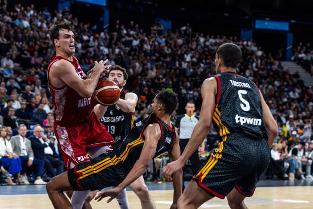 22.08.2026, GER, Turkish Airlines Supercup 2026, Hamburg, Finale, Deutschland-Kroatien Dario Saric (Kroatien, 9), Oscar Da Silva (Deutschland, 1) Hamburg Barclays Arena Hamburg Deutschland *** August 22, 2026, GER, 2026 Turkish Airlines Super Cup, Hamburg, Final, Germany vs. Croatia: Dario Saric (Croatia), 9, Oscar Da Silva (Germany), 1, Hamburg Barclays Arena, Hamburg, Germany