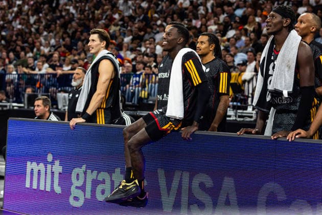 22.08.2026, GER, Turkish Airlines Supercup 2026, Hamburg, Finale, Deutschland-Kroatien Dennis Schroeder ( 17 Deutschland) sitzt auf der Bande Hamburg Barclays Arena Hamburg Deutschland *** August 22, 2026, GER, Turkish Airlines Supercup 2026, Hamburg, Final, Germany vs. Croatia, Dennis Schroeder 17, Germany is on the bench, Hamburg Barclays Arena, Hamburg, Germany