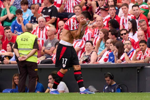 Athletic Club de Bilbao v Sevilla FC - LaLiga EA Sports 2026 27 BILBAO, SPAIN - AUGUST 22: Yuri Berchiche of Athletic Club Bilbao reacts after taking a red card during the LaLiga EA Sports 2026 27 match between Athletic Club de Bilbao and Sevilla FC at Estadio de San Mames on August 22, 2026 in Bilbao, Spain. (Photo by Marcos Calvo Photo Players Images Magara Press) Bilbao Estadio San Mames Spain Copyright: xMarcosxCalvox