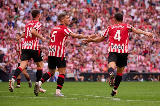 Athletic Club de Bilbao v Sevilla FC - LaLiga EA Sports 2026 27 BILBAO, SPAIN - AUGUST 22: Aitor Paredes of Athletic Club Bilbao celebrates after scoring his team s first goal with Yeray Alvarez of Athletic Club Bilbao during the LaLiga EA Sports 2026 27 match between Athletic Club de Bilbao and Sevilla FC at Estadio de San Mames on August 22, 2026 in Bilbao, Spain. (Photo by Marcos Calvo Photo Players Images Magara Press) Bilbao Estadio San Mames Spain Copyright: xMarcosxCalvox
