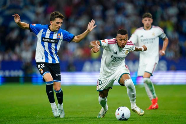 ESP: RCD Espanyol - Real Madrid. La Liga EA Sports. Matchday 2 Kylian Mbappe of Real Madrid and Alex Calatrava Cala of RCD Espanyol during the La Liga EA Sports match between RCD Espanyol and Real Madrid played at RCDE Stadium on August 22, 2026 in Barcelona, Spain. kpng Copyright: xSergioxRuizx xPRESSINPHOTOx PS_2627_ESP_RMA_079