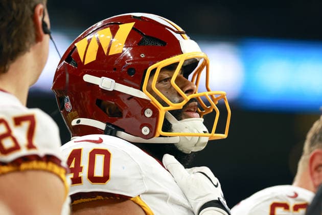 Washington Commanders vs Detroit Lions DETROIT,MICHIGAN-AUGUST 22: Washington Commanders tight end Quentin Moore (40) looks on from the sidelines during the second half of an NFL, American Football Herren, USA preseason football game between the Washington Commanders and the Detroit Lions in Detroit, Michigan USA, on Saturday, August 22, 2026 Detroit Michigan United States  Copyright: xAmyxLemusx originalFilename:lemus-washingt260822_npqM9.jpg