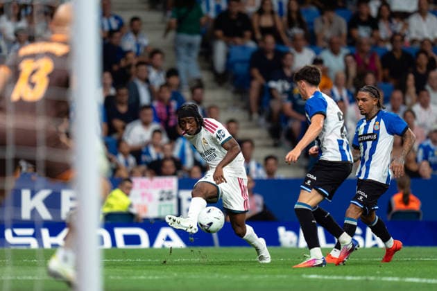 Spanish LaLiga EA Sports RCD Espanyol v Real Madrid CF in Cornella, Spain. Real Madrid player Yan Diomande (25) action during LaLiga EA Sports match between RCD Espanyol and Real Madrid CF in RCDE Stadium, Cornella, Spain, on August 22, 2026. Cornella RCDE Stadium Barcelona Spain