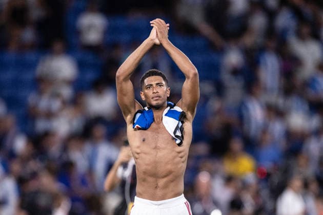 BARCELONA, SPAIN - AUGUST 22: Jude Bellingham of Real Madrid applaud fans after the 1-2 win during the during the LaLiga EA Sports football match between Espanyol and Real Madrid at Estadio RCDE on August 22, 2026 in Barcelona, Spain. (Photo by Ricardo Nogueira Sports Press Photo)  Copyright: xRicardoxNogueira SportsxPressxPhotox Sportspressphoto_SPR212895