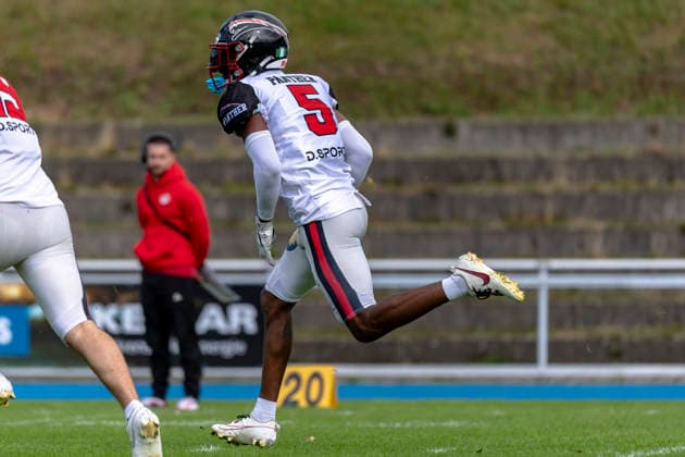 Interception von Dy™vonne Inyang (DB, Duesseldorf Panther, 5) GER, Allgaeu Comets vs Duesseldorf Panther, American Football, GFL, Saison 2026, Week 16, 22.08.2026 GER, Allgaeu Comets vs Duesseldorf Panther, American Football, GFL, Saison 2026, Week 16, 22.08.2026 Kempten *** Interception by Dy™vonne Inyang (DB), Düsseldorf Panthers, Week 5, Allgäu Comets vs. Düsseldorf Panthers, American Football, GFL, 2026 Season, Week 16, August 22, 2026 GER, Allgäu Comets vs. Düsseldorf Panthers, American Football, GFL, 2026 Season, Week 16, August 22, 2026 Kempten Copyright: xEibner-Pressefoto FlorianxWolfx EP_FWF