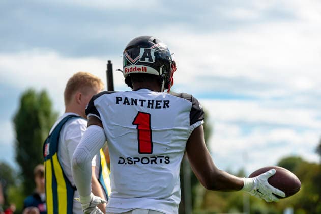 James Okike (WR, Duesseldorf Panther, 1) GER, Allgaeu Comets vs Duesseldorf Panther, American Football, GFL, Saison 2026, Week 16, 22.08.2026 GER, Allgaeu Comets vs Duesseldorf Panther, American Football, GFL, Saison 2026, Week 16, 22.08.2026 Kempten *** James Okike, WR, Düsseldorf Panther, 1 GER, Allgäu Comets vs. Düsseldorf Panther, American Football, GFL, 2026 Season, Week 16, August 22, 2026 GER, Allgäu Comets vs. Düsseldorf Panthers, American Football, GFL, 2026 Season, Week 16, August 22, 2026 Kempten Copyright: xEibner-Pressefoto FlorianxWolfx EP_FWF