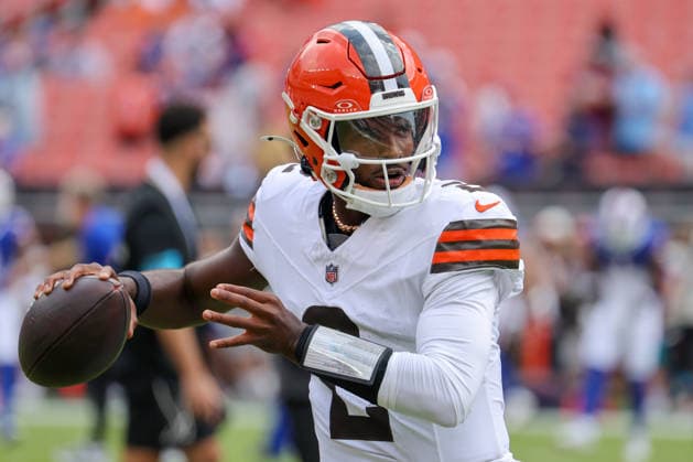 CLEVELAND, OH - AUGUST 22: Cleveland Browns quarterback Shedeur Sanders (2) on the field prior to the National Football League preseason game between the Buffalo Bills and Cleveland Browns on August 22, 2026, at Huntington Bank Field in Cleveland, OH. (Photo by Frank Jansky Icon Sportswire) NFL, American Football Herren, USA AUG 22 Bills at Browns EDITORIAL USE ONLY Icon260822001