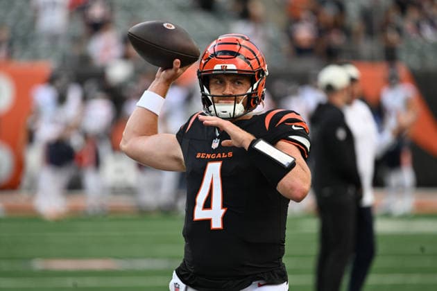 August 22, 2026: Cincinnati Bengals quarterback Sean Clifford (4) warms up before playing the Chicago Bears in their game in Cincinnati, Ohio. Cal Media Cincinnati USA - ZUMAc04_ 20260822_zma_c04_194 Copyright: xBrentxClarkx