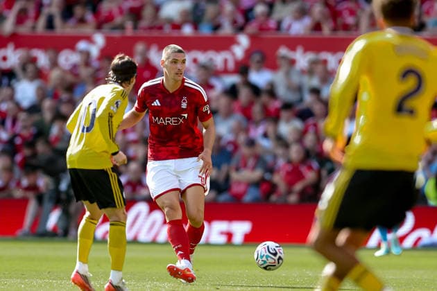 Nottingham Forest v Leeds United, Premier League Nottingham Forest defender Nikola Milenkovic (31) plays a pass during the Premier League match between Nottingham Forest and Leeds United at the City Ground, Nottingham, UK on 22 August 2026. Nottingham City Ground Nottinghamshire UK Editorial use only DataCo restrictions apply See www.football-dataco.com , Copyright: xManjitxNarotrax PSI-24717-0080