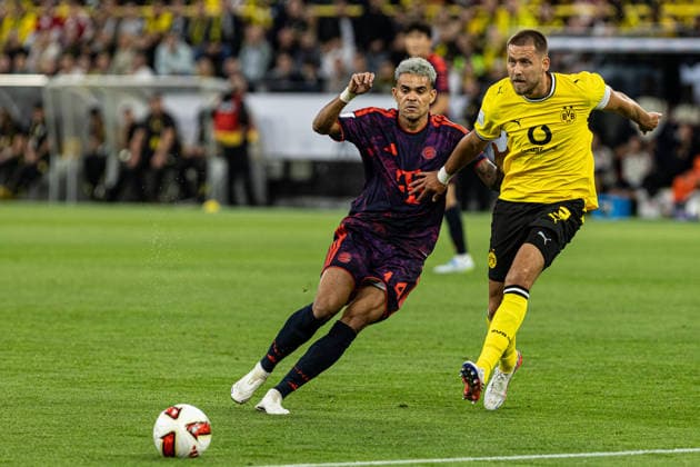 Franz-Beckenbauer-Supercup 2026: Borussia Dortmund - FC Bayern München; 22.08.2026 Luis Diaz (FC Bayern München, 14), Waldemar Anton (Borussia Dortmund, 3) Franz-Beckenbauer-Supercup 2026: Borussia Dortmund - FC Bayern München; Signal Iduna Park, Dortmund; 22.08.2026 *** Franz Beckenbauer Super Cup 2026 Borussia Dortmund vs. FC Bayern Munich, August 22, 2026; Luis Diaz, FC Bayern Munich, 14, Waldemar Anton, Borussia Dortmund, 3 Franz Beckenbauer Super Cup 2026: Borussia Dortmund vs. FC Bayern Munich at Signal Iduna Park, Dortmund, August 22, 2026 Copyright: xBEAUTIFULxSPORTS Buriakovx