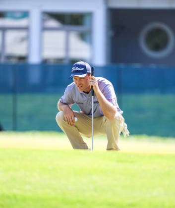 AUG 22, 2026: Russell Henley of the United States tries to read green before putting the ball during the third round of the BMW Championship at Bellerive Country Club in St. Louis, Missouri. CSM St. Louis United States - ZUMAc04_ 20260822_zma_c04_199 Copyright: xRomanxPunox