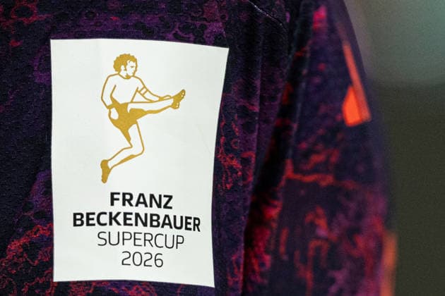 Franz-Beckenbauer-Supercup 2026: Borussia Dortmund - FC Bayern München; 22.08.2026 Symbolfoto. Logo von Franz-Beckenbauer-Supercup auf dem Trikot von FC Bayern München. Franz-Beckenbauer-Supercup 2026: Borussia Dortmund - FC Bayern München; Signal Iduna Park, Dortmund; 22.08.2026 *** Franz Beckenbauer Super Cup 2026 Borussia Dortmund vs. FC Bayern Munich August 22, 2026 Stock photo: Franz Beckenbauer Super Cup logo on an FC Bayern Munich jersey Franz Beckenbauer Super Cup 2026 Borussia Dortmund vs. FC Bayern Munich Signal Iduna Park, Dortmund August 22, 2026 Copyright: xBEAUTIFULxSPORTS Buriakovx