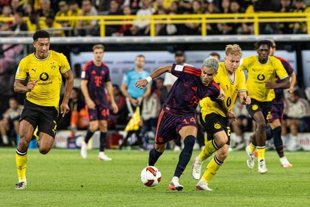 Franz-Beckenbauer-Supercup 2026: Borussia Dortmund - FC Bayern München; 22.08.2026 Luis Diaz (FC Bayern München, 14), Daniel Svensson (Borussia Dortmund, 24) Franz-Beckenbauer-Supercup 2026: Borussia Dortmund - FC Bayern München; Signal Iduna Park, Dortmund; 22.08.2026 *** Franz Beckenbauer Super Cup 2026 Borussia Dortmund vs. FC Bayern Munich August 22, 2026 Luis Diaz, FC Bayern Munich, 14, Daniel Svensson, Borussia Dortmund, 24; Franz Beckenbauer Super Cup 2026: Borussia Dortmund vs. FC Bayern Munich at Signal Iduna Park, Dortmund, August 22, 2026 Copyright: xBEAUTIFULxSPORTS Buriakovx