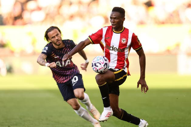 Brentford v Tottenham Hotspur 22 August 2026, London - Premier League Football - Brentford v Tottenham Hotspur - Mamadou Sangare of Brentford - Photo: Jacques Feeney Offside. London UK *** Brentford gegen Tottenham Hotspur, 22. August 2026, London, Premier League, Fußball: Brentford gegen Tottenham Hotspur, Mamadou Sangare von Brentford, Foto: Jacques Feeney, Abseits, London, Großbritannien  Copyright: xJacquesxFeeneyx xOffsidexOffside