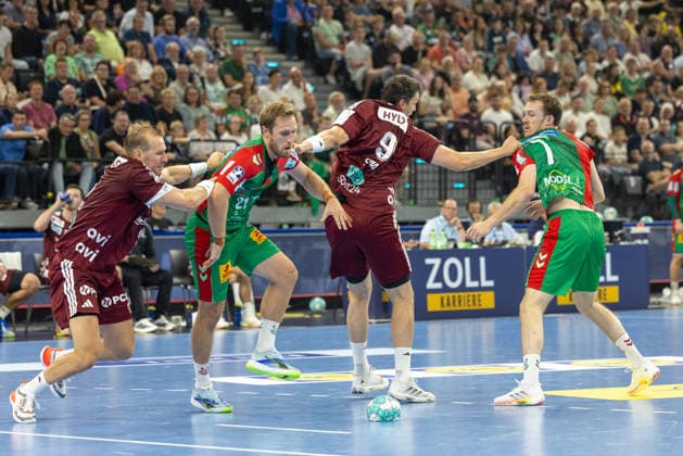 Tough duel between Albin Lagergren (SC Magdeburg, 21) and Matthes Langhoff (Füchse Berlin, 25), SC Magdeburg vs. Füchse Berlin, Handball, HBL, REXEL SUPER CUP, 2026, 22.08.2026 Munich SAP Garden Germany Copyright: xPFA BjörnxKeckerx