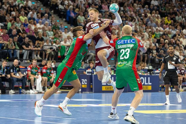 Shot on goal by Elvar Orn Jonsson (SC Magdeburg, 19), SC Magdeburg vs. Füchse Berlin, Handball, HBL, REXEL SUPER CUP, 2026, 22.08.2026 Munich SAP Garden Germany Copyright: xPFA BjörnxKeckerx