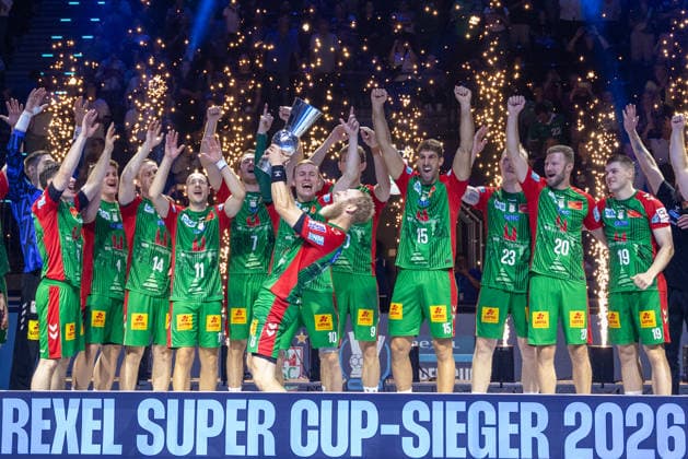 Jubel, Celebration, Freude, Emotion, Feier, Matthias Musche (SC Magdeburg, 06), Cup ceremony, SC Magdeburg vs. Füchse Berlin, Handball, HBL, REXEL SUPER CUP, 2026, 22.08.2026 Munich SAP Garden Germany Copyright: xPFA BjörnxKeckerx