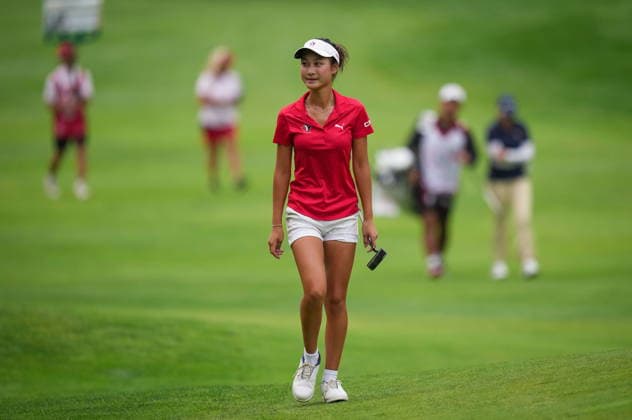 August 22, 2026, Edmonton, Ab, CANADA: Aphrodite Deng, of Canada, reacts to cheers and applause from spectators as she walks up the 15th fairway during the third round at the LPGA, Golf Damen CPKC Canadian Women s Open golf tournament, in Edmonton, on Saturday, Aug. 22, 2026. Canada News - August 22, 2026  - ZUMAc35_ 20260822_zaf_c35_123 Copyright: xDarrylxDyckx
