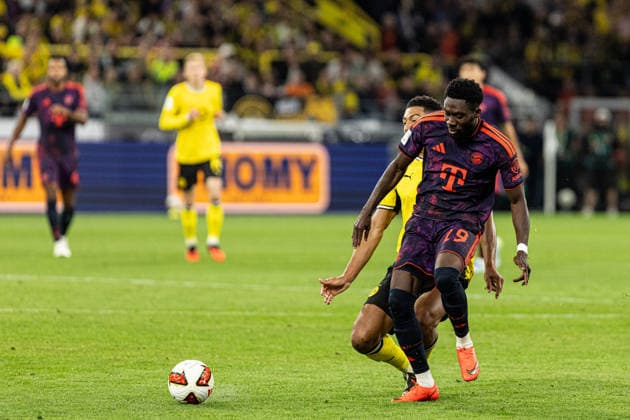 Franz-Beckenbauer-Supercup 2026: Borussia Dortmund - FC Bayern München; 22.08.2026 Jobe Bellingham (Borussia Dortmund, 7), Alphonso Davies (FC Bayern München, 19) Franz-Beckenbauer-Supercup 2026: Borussia Dortmund - FC Bayern München; Signal Iduna Park, Dortmund; 22.08.2026 *** Franz Beckenbauer Super Cup 2026 Borussia Dortmund vs. FC Bayern Munich August 22, 2026 Jobe Bellingham (Borussia Dortmund, 7), Alphonso Davies (FC Bayern Munich), 19 Franz Beckenbauer Super Cup 2026 Borussia Dortmund vs. FC Bayern Munich Signal Iduna Park, Dortmund August 22, 2026 Copyright: xBEAUTIFULxSPORTS Buriakovx