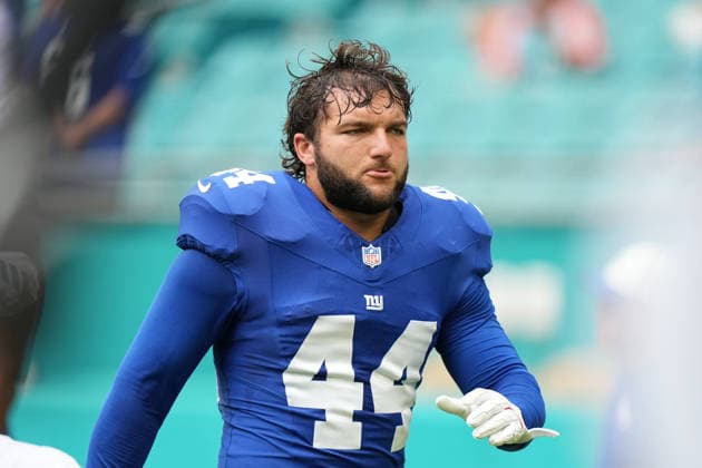 MIAMI GARDENS, FL - AUGUST 22: New York Giants running back Cam Skattebo (44) warms up before the preseason NFL, American Football Herren, USA game between the New York Giants and the Miami Dolphins on Saturday, August 22, 2026 at Hard Rock Stadium in Miami, FL (Photo by Peter Joneleit Icon Sportswire) NFL: AUG 22 Giants at Dolphins EDITORIAL USE ONLY Icon260822033