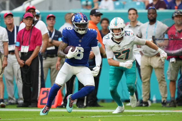 MIAMI GARDENS, FL - AUGUST 22: New York Giants wide receiver Odell Beckham Jr. (3) runs after a catch during the preseason NFL, American Football Herren, USA game between the New York Giants and the Miami Dolphins on Saturday, August 22, 2026 at Hard Rock Stadium in Miami, FL (Photo by Peter Joneleit Icon Sportswire) NFL: AUG 22 Giants at Dolphins EDITORIAL USE ONLY Icon260822048