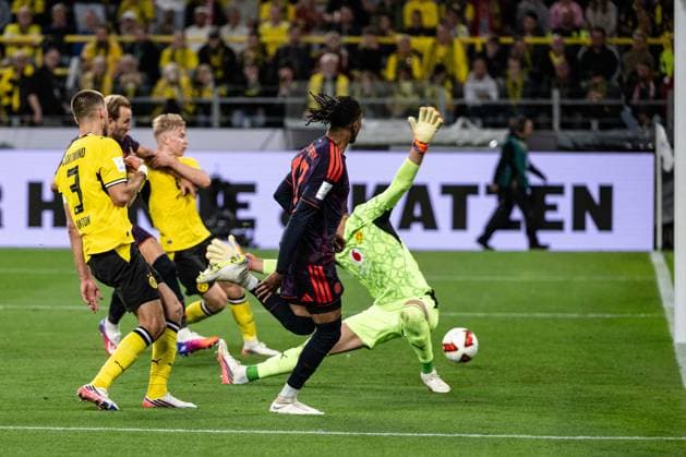 Tor zum 0:2 durch Michael Olise 17 (FC Bayern Muenchen), Borussia Dortmund vs. FC Bayern Muenchen, Fussball, Franz Beckenbauer Supercup, 22.08.2026 DFB regulations prohibit any use of photographs as image sequences and or quasi-video Dortmund Nordrhein-Westfalen Deutschland *** Goal to make it 0–2 by Michael Olise, 17, FC Bayern Munich; Borussia Dortmund vs. FC Bayern Munich, Soccer, Franz Beckenbauer Super Cup, August 22, 2026. DFB regulations prohibit any use of photographs as image sequences and or quasi-video. Dortmund, North Rhine-Westphalia, Germany Copyright: xkolbert-press MarcxNiemeyerx