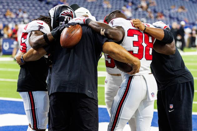 Aug 22, 2026; Indianapolis, Indiana, USA; Atlanta Falcons running backs huddle during pregame against the Indianapolis Colts at Lucas Oil Stadium. Mandatory Credit: -Cal Media - ZUMAc04_ 20260822_zma_c04_269 Copyright: xJohnxMersitsx