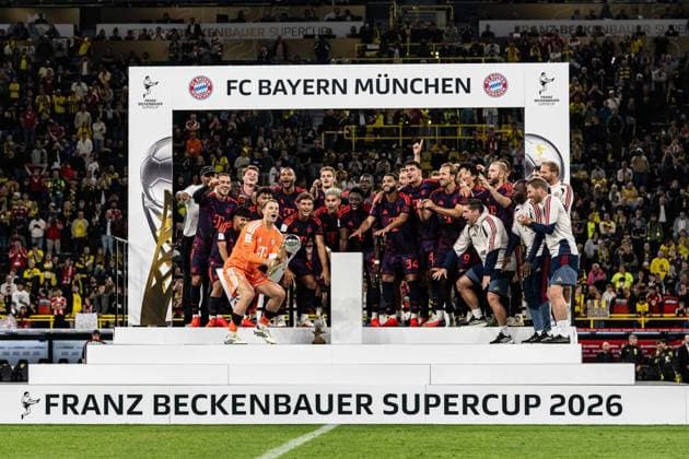 Mannschaft Bayern München mit Pokal, Borussia Dortmund vs. FC Bayern Muenchen, Fussball, Franz Beckenbauer Supercup, 22.08.2026 DFB regulations prohibit any use of photographs as image sequences and or quasi-video Dortmund Nordrhein-Westfalen Deutschland *** Bayern Munich team with the trophy, Borussia Dortmund vs. FC Bayern Munich, soccer, Franz Beckenbauer Super Cup, August 22, 2026. DFB regulations prohibit any use of photographs as image sequences and or quasi-video. Dortmund, North Rhine-Westphalia, Germany Copyright: xkolbert-press MarcxNiemeyerx