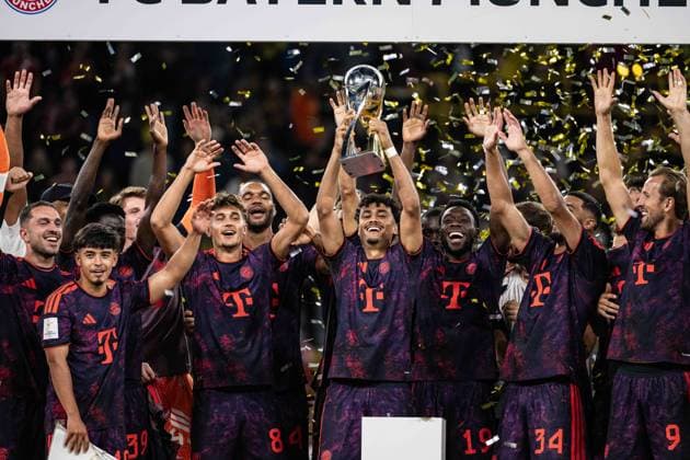 Nathaniel Brown 11 (FC Bayern Muenchen) mit Pokal, Borussia Dortmund vs. FC Bayern Muenchen, Fussball, Franz Beckenbauer Supercup, 22.08.2026 DFB regulations prohibit any use of photographs as image sequences and or quasi-video Dortmund Nordrhein-Westfalen Deutschland *** Nathaniel Brown 11 FC Bayern Munich with the trophy, Borussia Dortmund vs. FC Bayern Munich, soccer, Franz Beckenbauer Super Cup, August 22, 2026. DFB regulations prohibit any use of photographs as image sequences and or quasi-video. Dortmund, North Rhine-Westphalia, Germany Copyright: xkolbert-press MarcxNiemeyerx