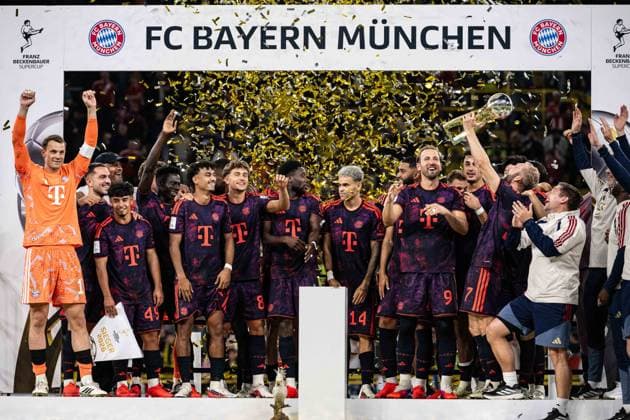 Konrad Laimer 27 (FC Bayern Muenchen) mit Pokal, Borussia Dortmund vs. FC Bayern Muenchen, Fussball, Franz Beckenbauer Supercup, 22.08.2026 DFB regulations prohibit any use of photographs as image sequences and or quasi-video Dortmund Nordrhein-Westfalen Deutschland *** Konrad Laimer, 27, FC Bayern Munich with the trophy; Borussia Dortmund vs. FC Bayern Munich; soccer; Franz Beckenbauer Super Cup; August 22, 2026. DFB regulations prohibit any use of photographs as image sequences and or quasi-video. Dortmund, North Rhine-Westphalia, Germany Copyright: xkolbert-press MarcxNiemeyerx