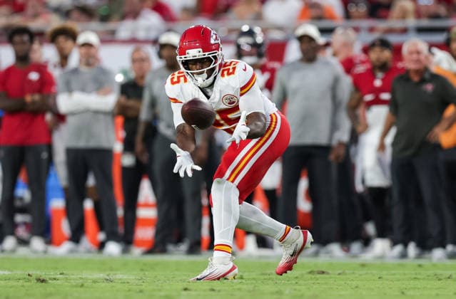 Aug 22, 2026; Tampa, Florida, USA; Kansas City Chiefs running back Emari Demercado (25) catches a pass during an NFL, American Football Herren, USA game between the Kansas City Chiefs and Tampa Bay Buccaneers at Raymond James Stadium in Tampa, Florida. Mandatory Credit: Taylor McFee-Cal Media Tampa USA - ZUMAc04_ 20260822_zma_c04_330 Copyright: xTaylorxMcfeex