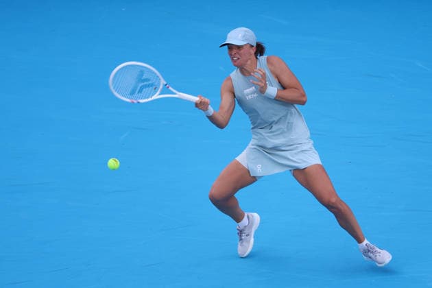 August 22, 2026, Mason, Oh, USA: Cincinnati Open Tennis 2026 - Iga Swiatek plays a ball against Jessica Pegula in the Cincinnati Open Tennis Tournament held in Mason OH. 2026 08 22. ZUMAPress Mason USA - ZUMAn24_ 20260822_zaf_n24_223 Copyright: xWallyxNellx