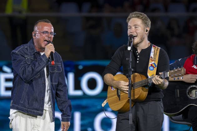 IPA87713208 - Singers Alfa and Gigi D Alessio perform before the game during the Genoa CFC vs. SSC Napoli Italian Serie A soccer match in Genoa, Italy, on August 22, 2026  Copyright: xJacopoxCane IPAxSportx xx 87713208
