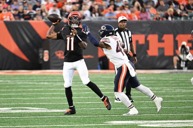 August 22, 2026: Cincinnati Bengals quarterback Josh Johnson (11) looks to pass against Chicago Bears linebacker Nephi Sewell (45) in their game in Cincinnati, Ohio. Cal Media Cincinnati USA - ZUMAc04_ 20260822_zma_c04_302 Copyright: xBrentxClarkx