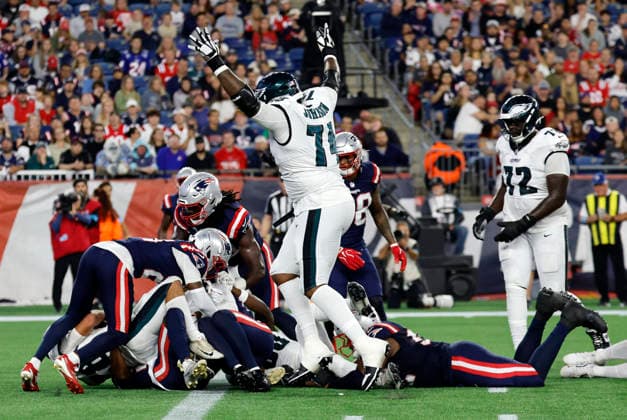 FOXBOROUGH, MA - AUGUST 22: Will Shipley 28 of the Philadelphia Eagles scores during a preseason game between the New England Patriots and the Philadelphia Eagles on August 22, 2026, at Gillette Stadium in Foxborough, Massachusetts. (Photo by Fred Kfoury III Icon Sportswire) NFL, American Football Herren, USA AUG 22 Eagles at Patriots EDITORIAL USE ONLY Icon482260822023