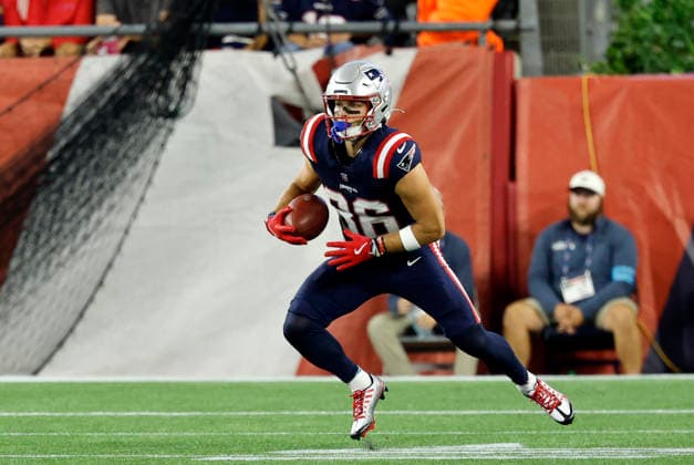 FOXBOROUGH, MA - AUGUST 22: Efton Chism III 86 of the New England Patriots returns a kick during a preseason game between the New England Patriots and the Philadelphia Eagles on August 22, 2026, at Gillette Stadium in Foxborough, Massachusetts. (Photo by Fred Kfoury III Icon Sportswire) NFL, American Football Herren, USA AUG 22 Eagles at Patriots EDITORIAL USE ONLY Icon482260822032