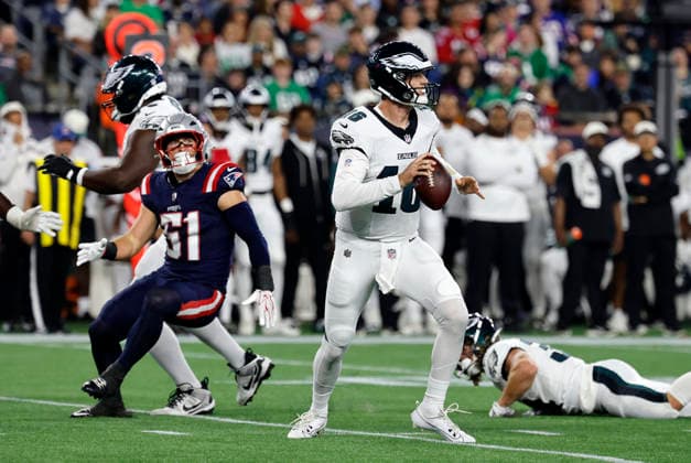 FOXBOROUGH, MA - AUGUST 22: Riley Wilson 51 of the New England Patriots turns on Tanner McKee 16 of the Philadelphia Eagles during a preseason game between the New England Patriots and the Philadelphia Eagles on August 22, 2026, at Gillette Stadium in Foxborough, Massachusetts. (Photo by Fred Kfoury III Icon Sportswire) NFL, American Football Herren, USA AUG 22 Eagles at Patriots EDITORIAL USE ONLY Icon482260822039