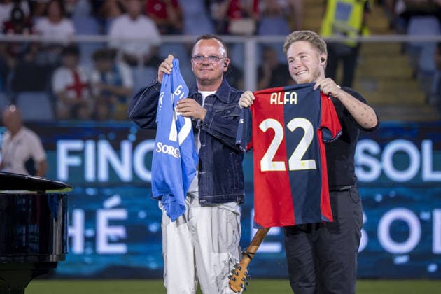 SOCCER - Serie A - Genoa CFC vs. SSC Napoli Photo by IPA ABACAPRESS.COM87713195 - Singers Alfa and Gigi D Alessio perform before the game during the Genoa CFC vs. SSC Napoli Serie A soccer match in Genoa, Italy, on August 22, 2026 Genoa Italy  Copyright: xIPAxSport ABACAx