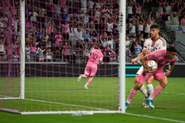 Lionel Messi seen celebrating a goal during MLS, Fussball Herren, USA game between teams of Inter Miami and Toronto (Diego Cruz Ball Raw Images) Miami Nu Stadium USA Copyright: xDiegoxCruzx DSC07226