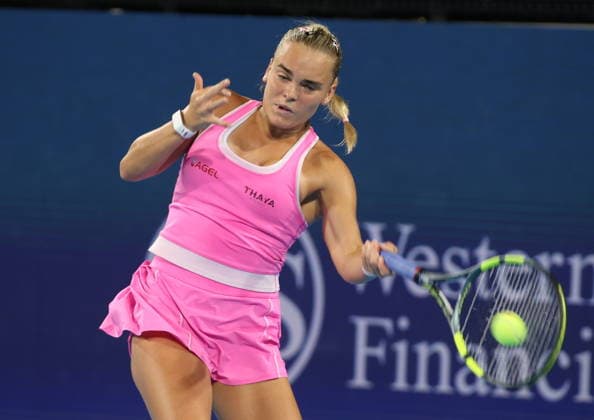 Cincinnati Open tennis tournament Sara Bejlek of the Czech Republic in action against Coco Gauff of the USA during their semi-final match at the Cincinnati Open tennis tournament in Cincinnati, Ohio, USA, 22 August 2026. CINCINNATI OHIO UNITED STATES  Copyright: xMARKxLYONSx