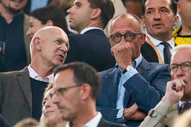 Franz Beckenbauer Supercup 2026 - Borussia Dortmund - FC Bayern München am 22.08.2026 im Signal Iduna Park in Dortmund Bernd Neuendorf (Präsident, DFB Deutscher Fußball-Bund), Bundeskanzler Friedrich Merz (CDU) *** Franz Beckenbauer Super Cup 2026: Borussia Dortmund vs. FC Bayern Munich on August 22, 2026, at Signal Iduna Park in Dortmund; Bernd Neuendorf, President of the DFB (German Football Association); Federal Chancellor Friedrich Merz (CDU) MH