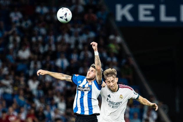August 22, 2026, Barcelona, Catalonia, Spain: BARCELONA, SPAIN - AUGUST 22: Roberto Fernandez of RCD Espanyol challenges Dean Huijsen of Real Madrid for the ball during the LaLiga EA Sports match between RCD Espanyol and Real Madrid at RCDE Stadium on Barcelona, Spain. Soccer 2026: RCD Espanyol V Real Madrid - LaLiga EA Sports  - ZUMAs316 20260822_znp_s316_094 Copyright: xMartixSeguraxRamonedax