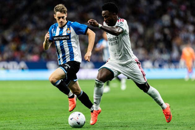 August 22, 2026, Barcelona, Catalonia, Spain: BARCELONA, SPAIN - AUGUST 22: Pol Lozano of RCD Espanyol challenges Vinicius Junior of Real Madrid for the ball during the LaLiga EA Sports match between RCD Espanyol and Real Madrid at RCDE Stadium on Barcelona, Spain. Barcelona Spain - ZUMAs316 20260822_znp_s316_089 Copyright: xMartixSeguraxRamonedax