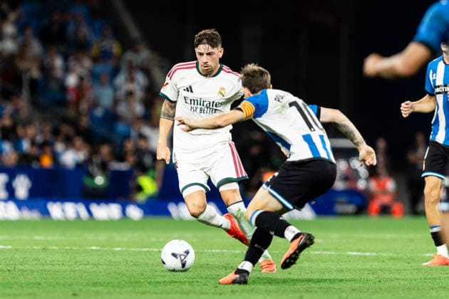 August 22, 2026, Barcelona, Catalonia, Spain: BARCELONA, SPAIN - AUGUST 22: Pol Lozano of RCD Espanyol challenges Federico Valverde of Real Madrid for the ball during the LaLiga EA Sports match between RCD Espanyol and Real Madrid at RCDE Stadium on Barcelona, Spain. Barcelona Spain - ZUMAs316 20260822_znp_s316_075 Copyright: xMartixSeguraxRamonedax