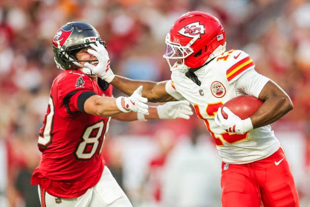 August 22, 2026, Tampa, Florida, USA: Kansas City Chiefs wide receiver CYRUS ALLEN (13) runs the ball from Tampa Bay Buccaneers defense at an NFL, American Football Herren, USA preseason game between the Kansas City Chiefs and Tampa Bay Buccaneers at Raymond James Stadium on August 22, 2026 in Tampa, Florida. Tampa USA - ZUMAs335 20260822_znp_s335_006 Copyright: xMatthewxSmithx