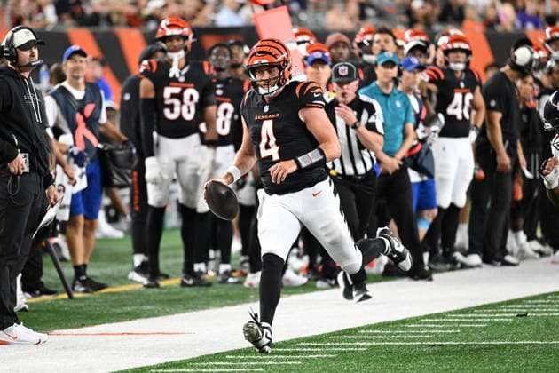 August 22, 2026: Cincinnati Bengals quarterback Sean Clifford (4) carries the ball against the Chicago Bears in their game in Cincinnati, Ohio. Cal Media Cincinnati USA - ZUMAc04_ 20260822_zma_c04_403 Copyright: xBrentxClarkx